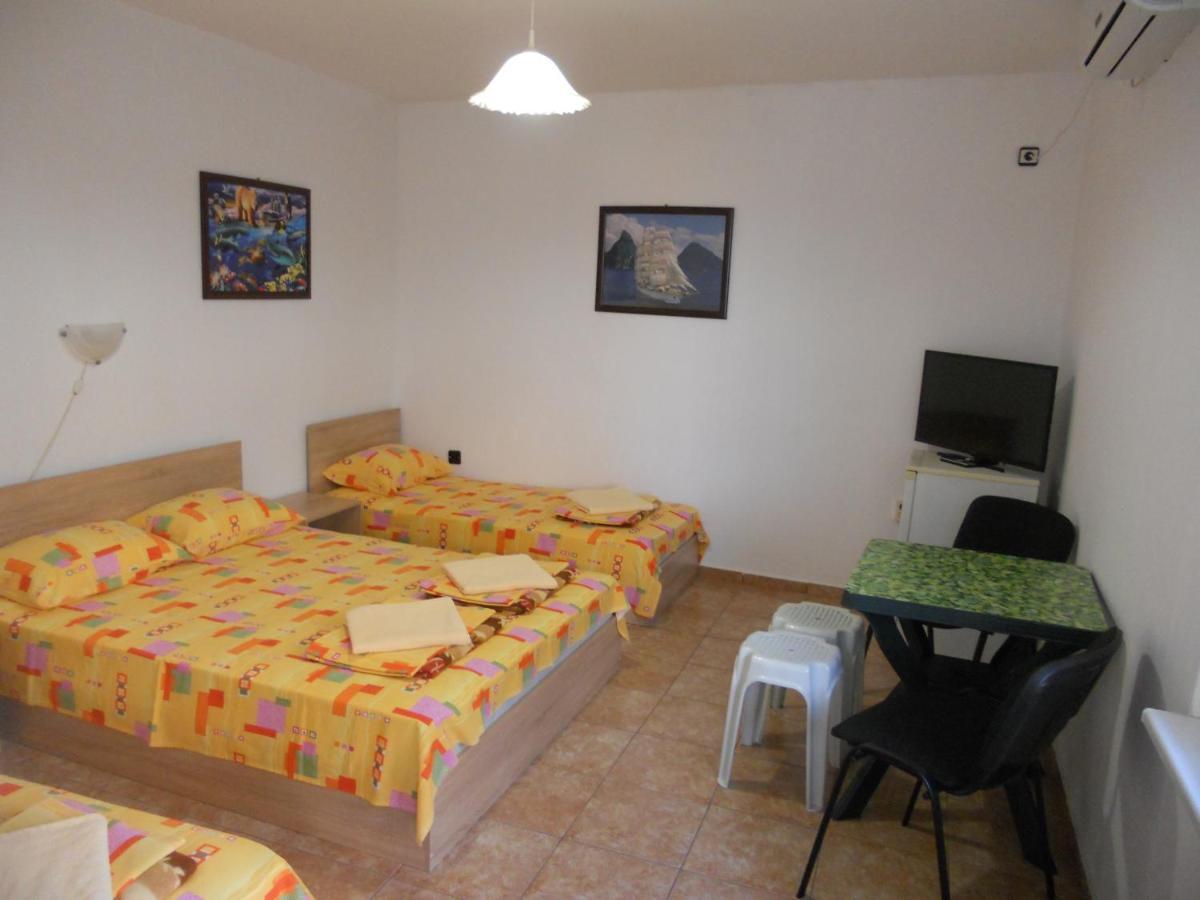 "Agatopolis"- Подсигурено Безплатно Паркиране Hotel Ahtopol Kültér fotó